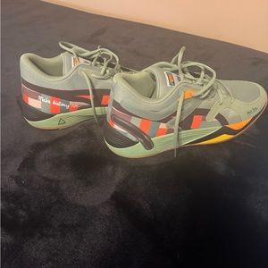 Puma TRC blaze court black fives